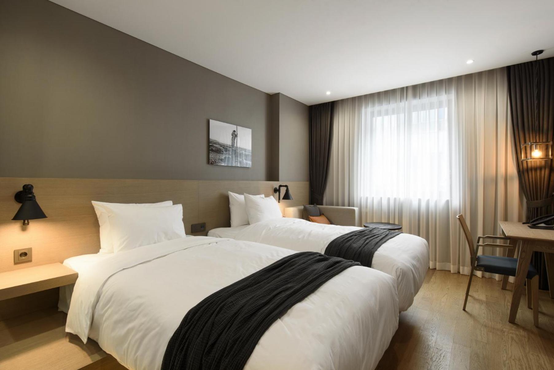 Hotel28 Myeongdong Сеул Екстериор снимка