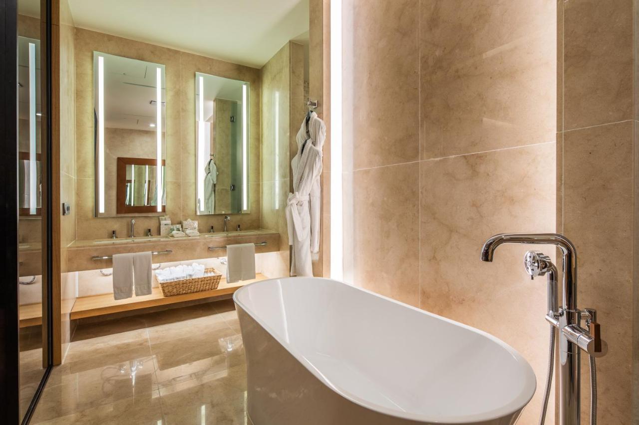 Hotel28 Myeongdong Сеул Екстериор снимка